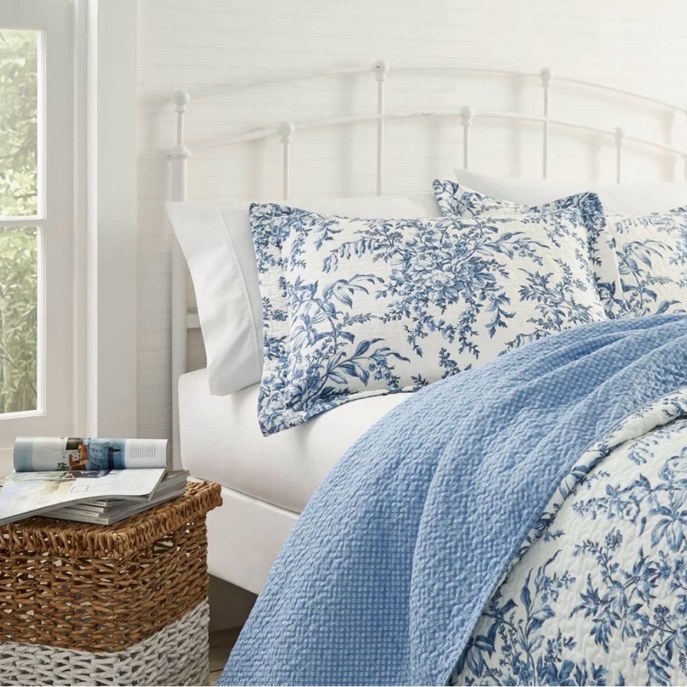Laura Ashley Bedford Quilt And Sham Set King Delft - Picture 3 of 5